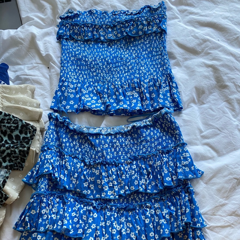 “We’re all pretty girls” set